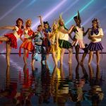 La Revanche des Crevettes Pailletées, découvrez l'affiche et les premières photos