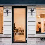 Maison Néo : pop up de luxe responsable entre mode engagée, café, fleuriste et salle de soins 