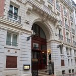 Pop-up Yves Saint Laurent Beauté Hôtel Les Bains