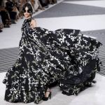 Paris Fashion Week : les images du défilé Giambattista Valli Haute Couture 2023-2024