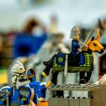 Exposition Playmobil histoires et légendes du Moyen-Âge au musée de l'Armée Invalides