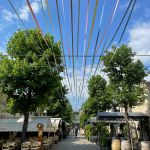 Bercy Village fête l'été et la liberté chérie avec une installation d'Anne-Flore Cabanis