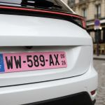 Pourquoi des plaques d'immatriculation roses vont-elles être visibles sur les routes dès le 1er janvier ?