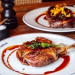 Les Français en raffolent : découvrez le restaurant 100 % canard à Paris