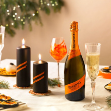 Idées cadeaux de Noël 2022 : Une bonne bouteille de champagne ou de vin pour trinquer