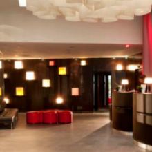 Renaissance Arc de Triomphe