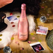 Idées cadeaux de Noël 2022 : Une bonne bouteille de champagne ou de vin pour trinquer