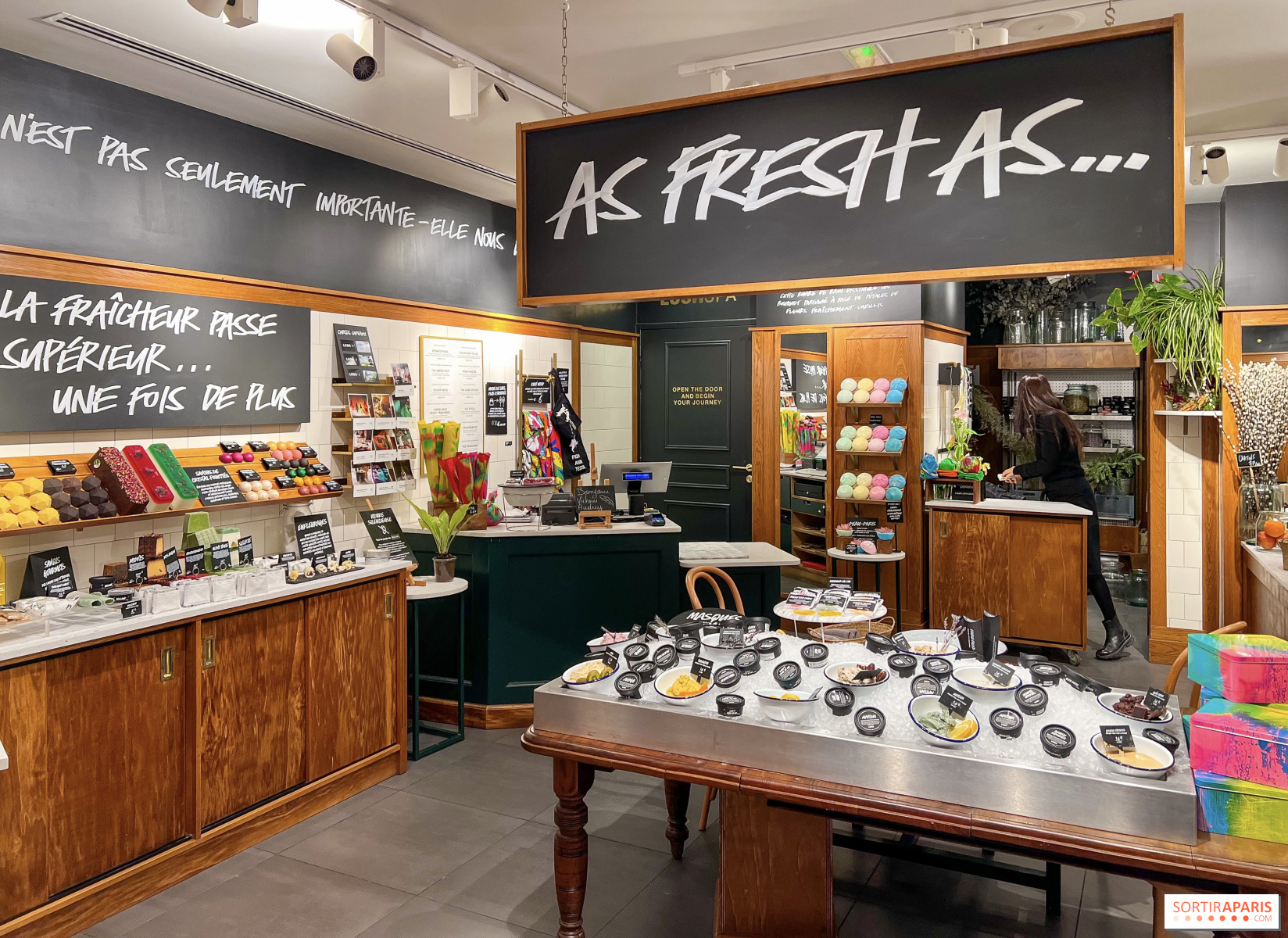 The Parisian concept store LUSH: fresh cosmetics, reasoned flowers and Spa!  