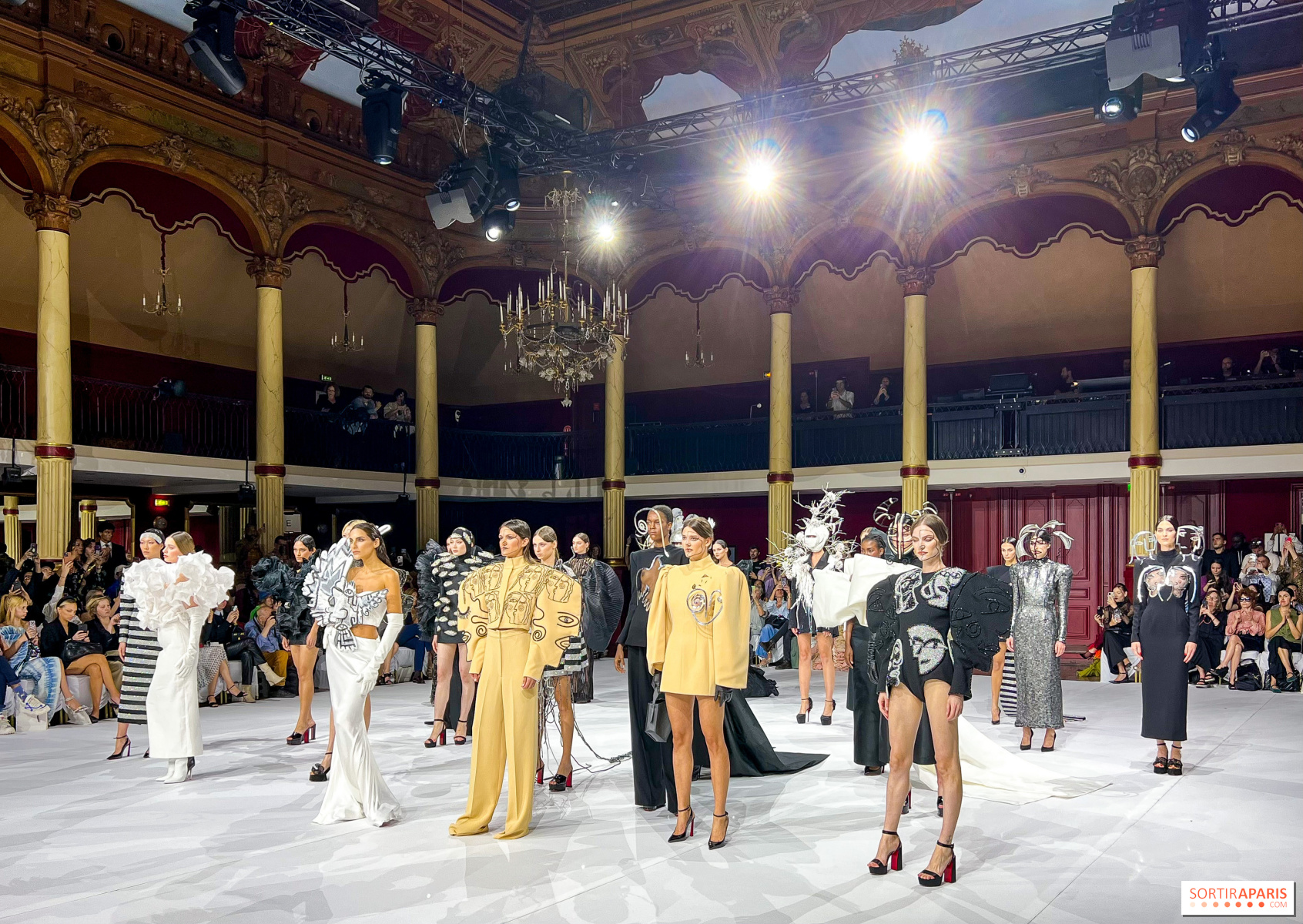 Тиждень моди в Парижі розклад показів Haute Couture весналіто 2024