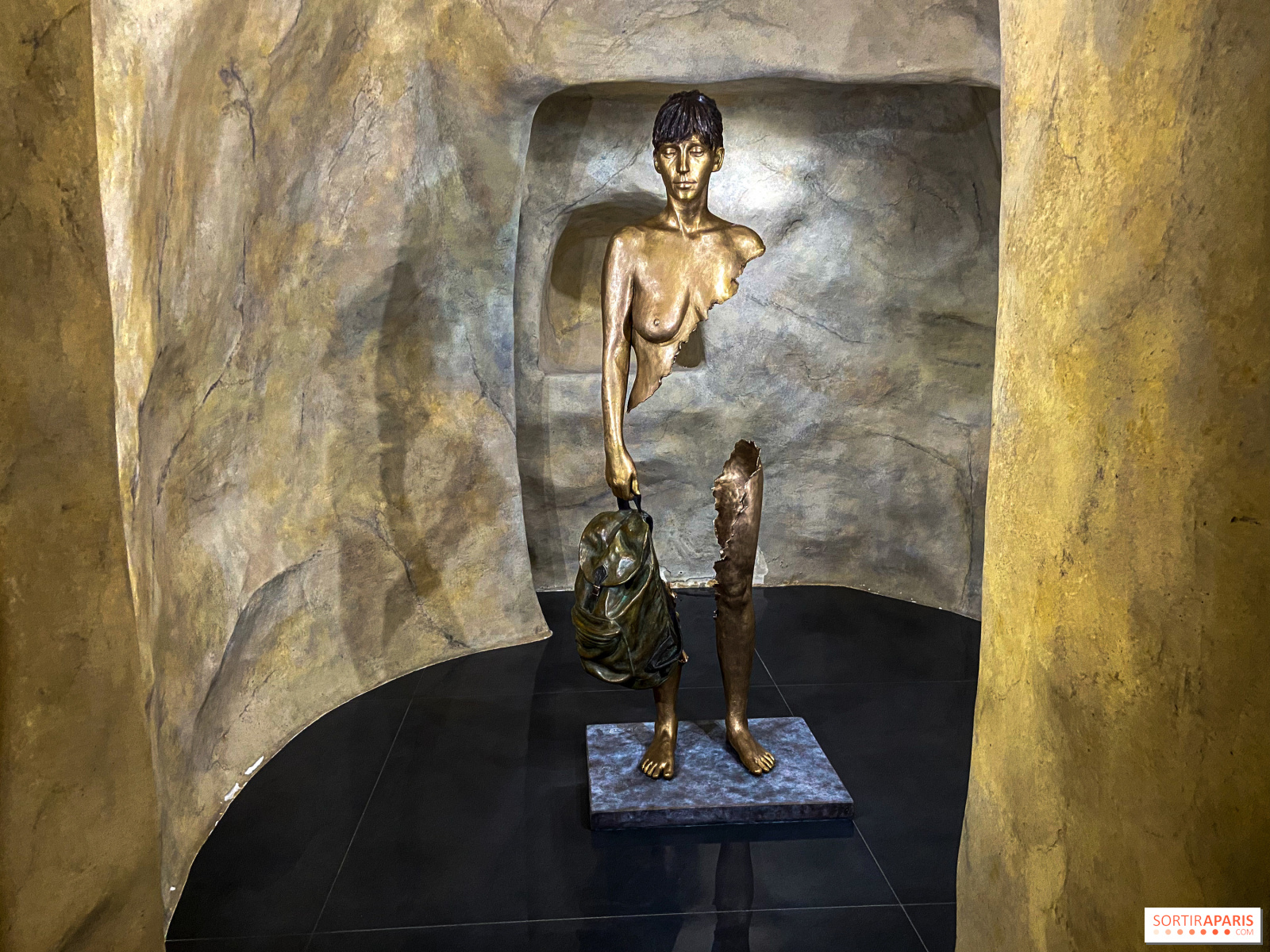 Powerful, Fragmented Bronze Sculptures by Bruno Catalano in Venice