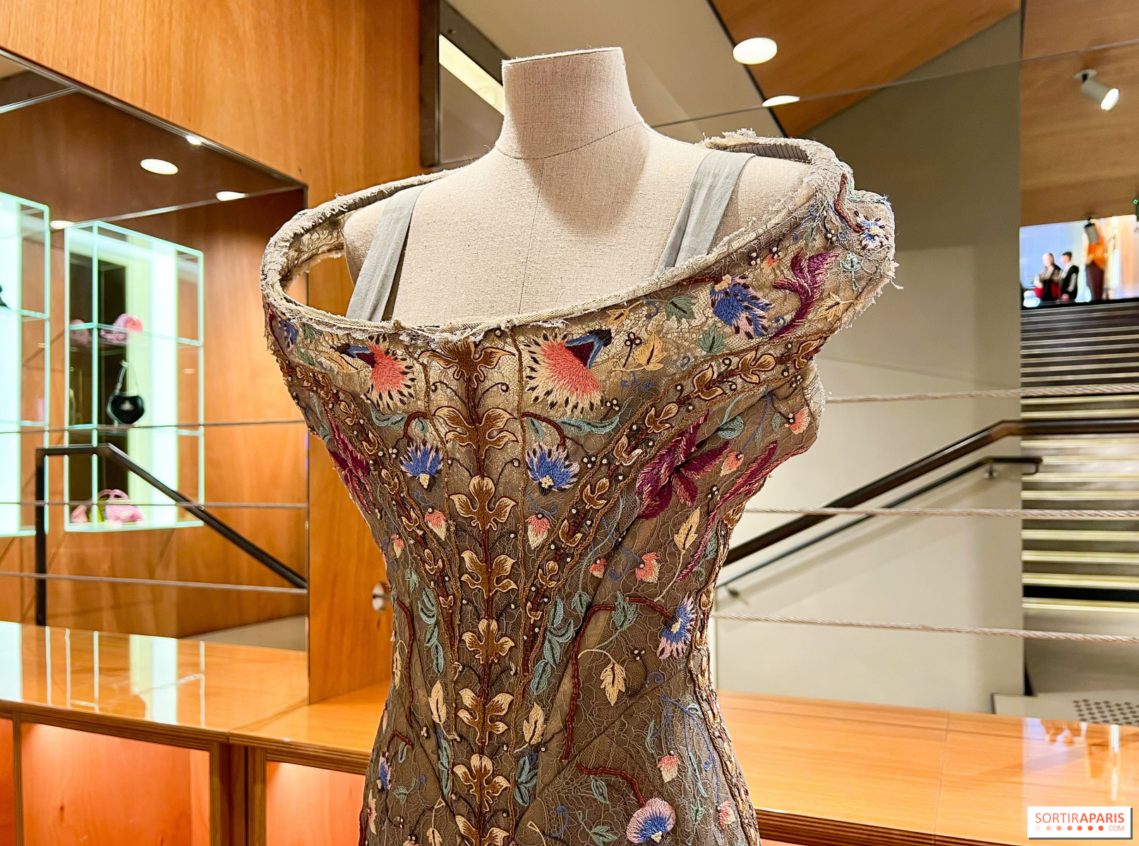 Vivienne Westwood Corsets, the free fashion exhibition to discover this  month in Paris! 