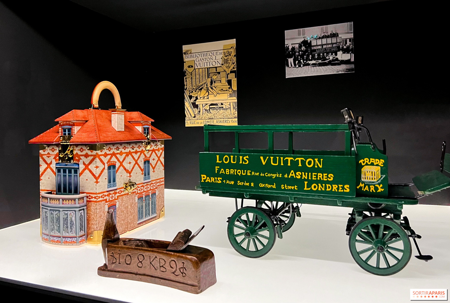 La Malle Courrier: the new free exhibition from Maison Louis