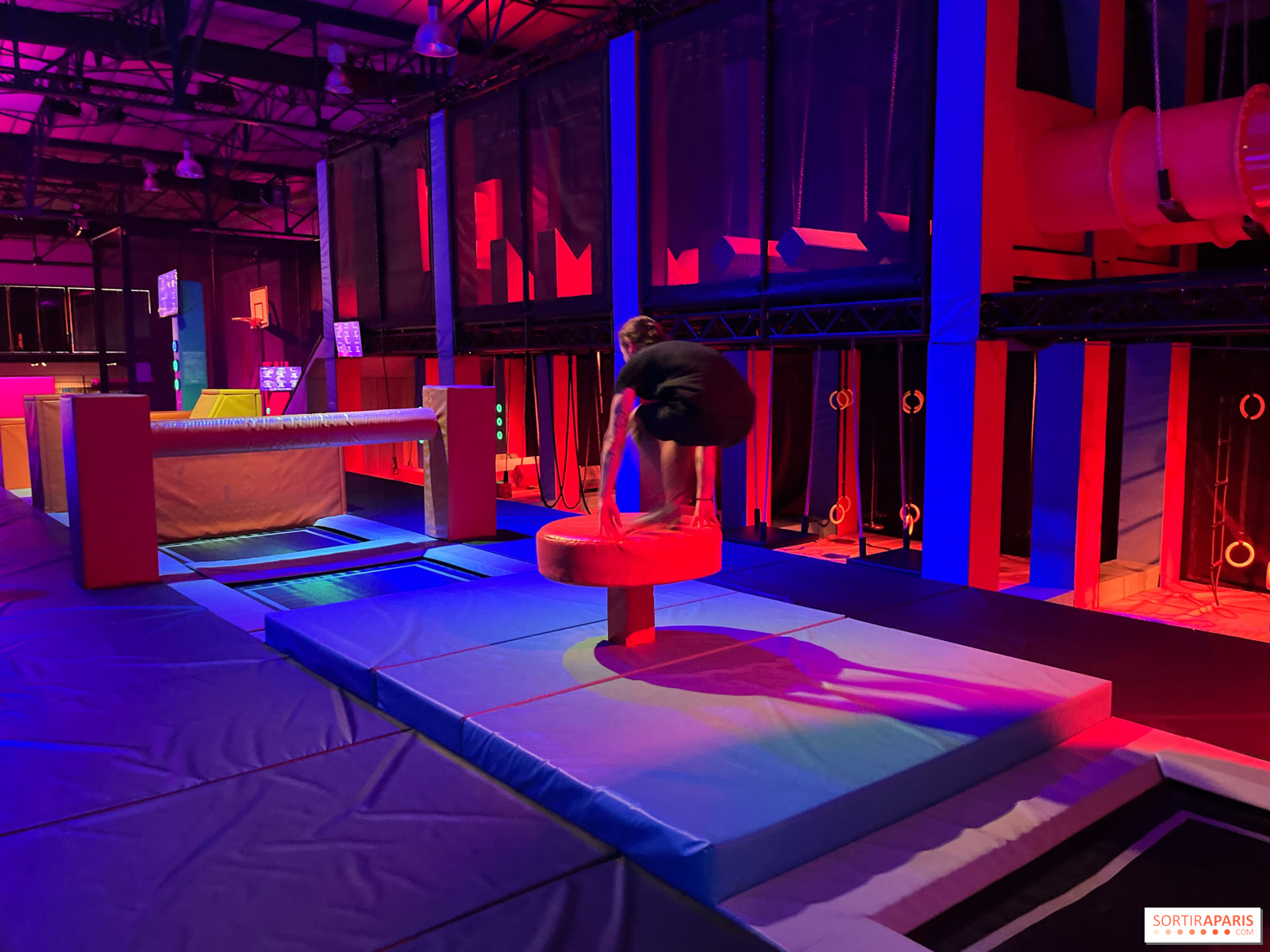 Laser Quest vous propose une expérience de jeu captivante sur 1000 m² multi  niveaux à Herblay 