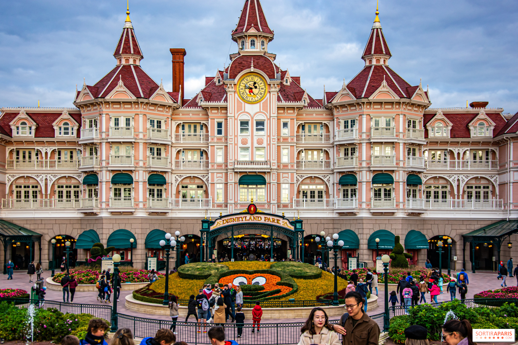 Conhecendo a Disneyland Paris – França – Trips da Pam