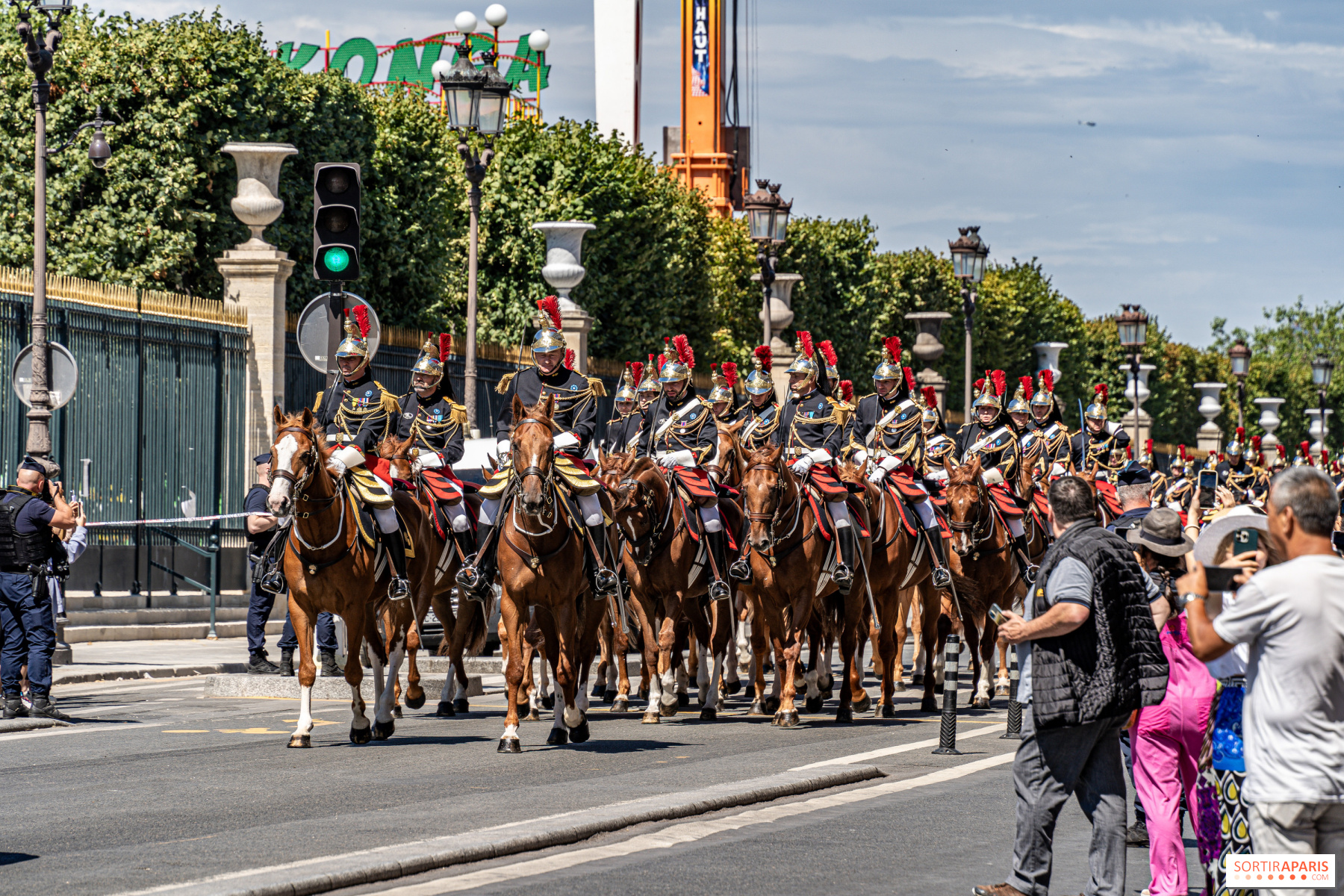 14 luglio a Parigi rivivi la parata militare e aerea del 2023 sugli