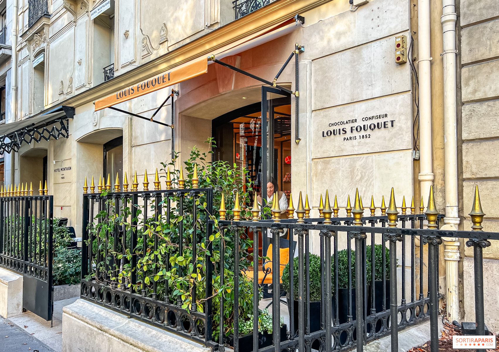 Louis Vuitton Paris Montaigne Paris, Horaires, Adresse