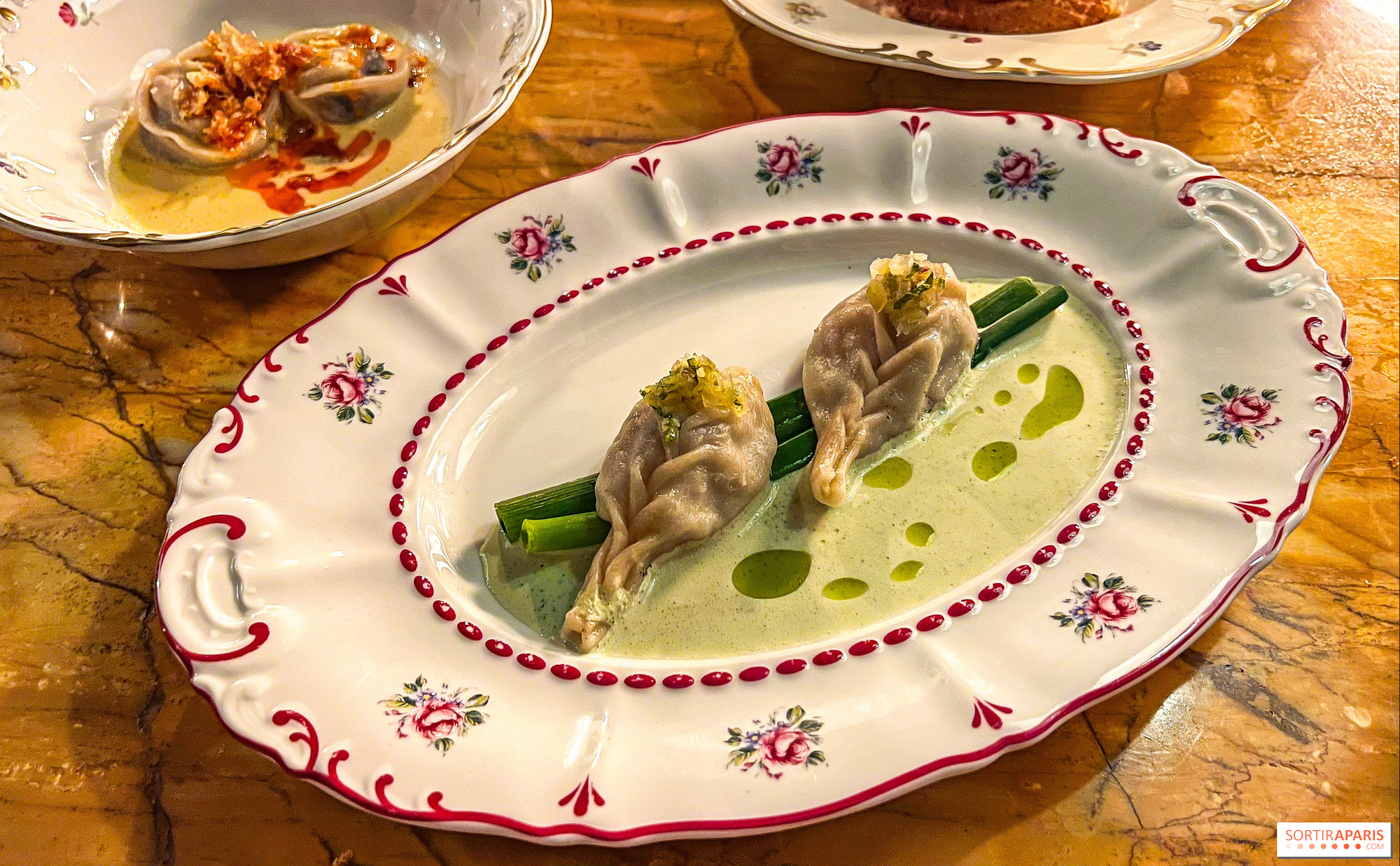 The Kitchen Restaurant La Marsa - Le boeuf de Kobe présente une chair  marbrée de gras, au 'persillage' abondant et régulier, offrant des  filaments et un grain de viande très fin. La