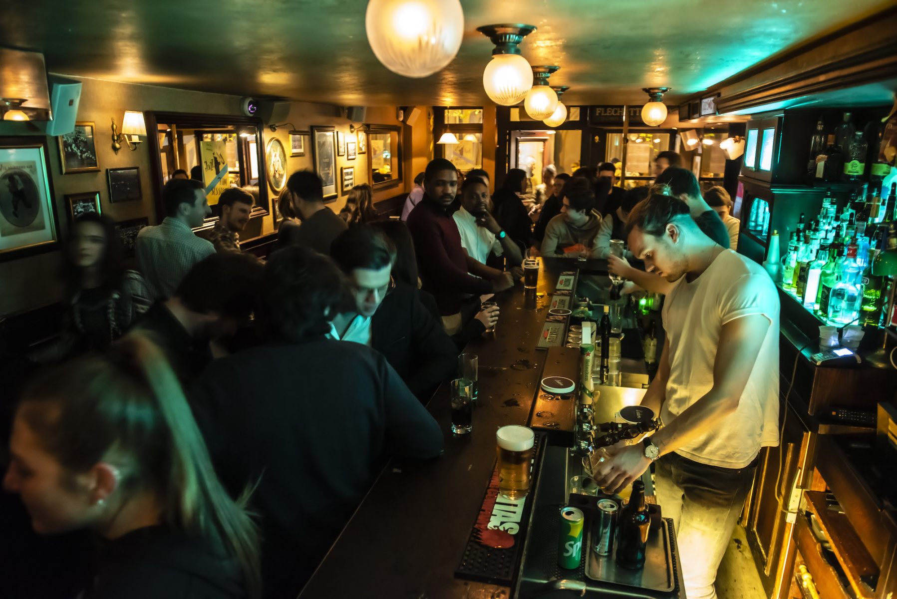 Eden Park Pub: Senširmēnas-des-Prē svētku dvēsele - Sortiraparis.com