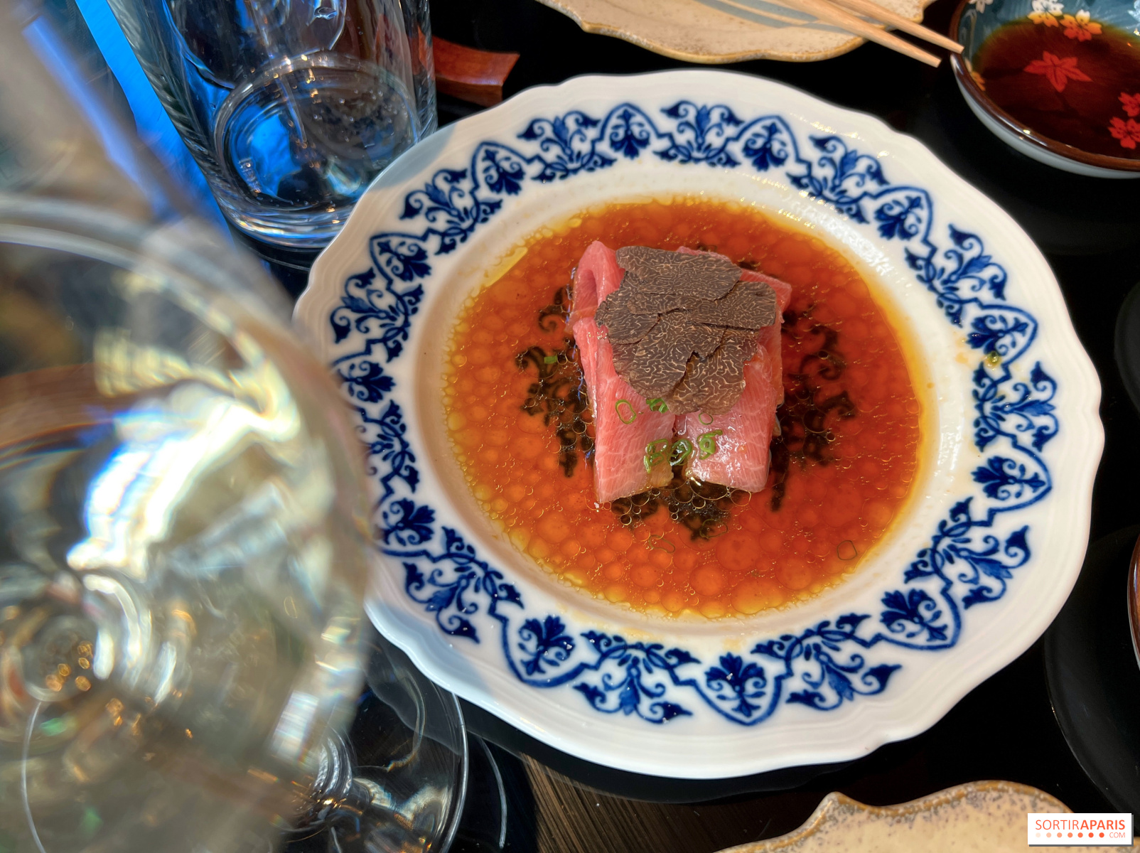 UNI Paris, le restaurant japonais haut de gamme du chef Akmal Anuar dans le Triangle d'or