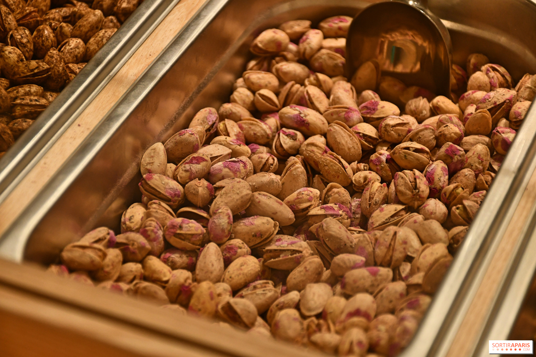 Dans le 7e arrondissement de Paris, une épicerie fine dédiée à la pistache avec des glaces toute l'année
