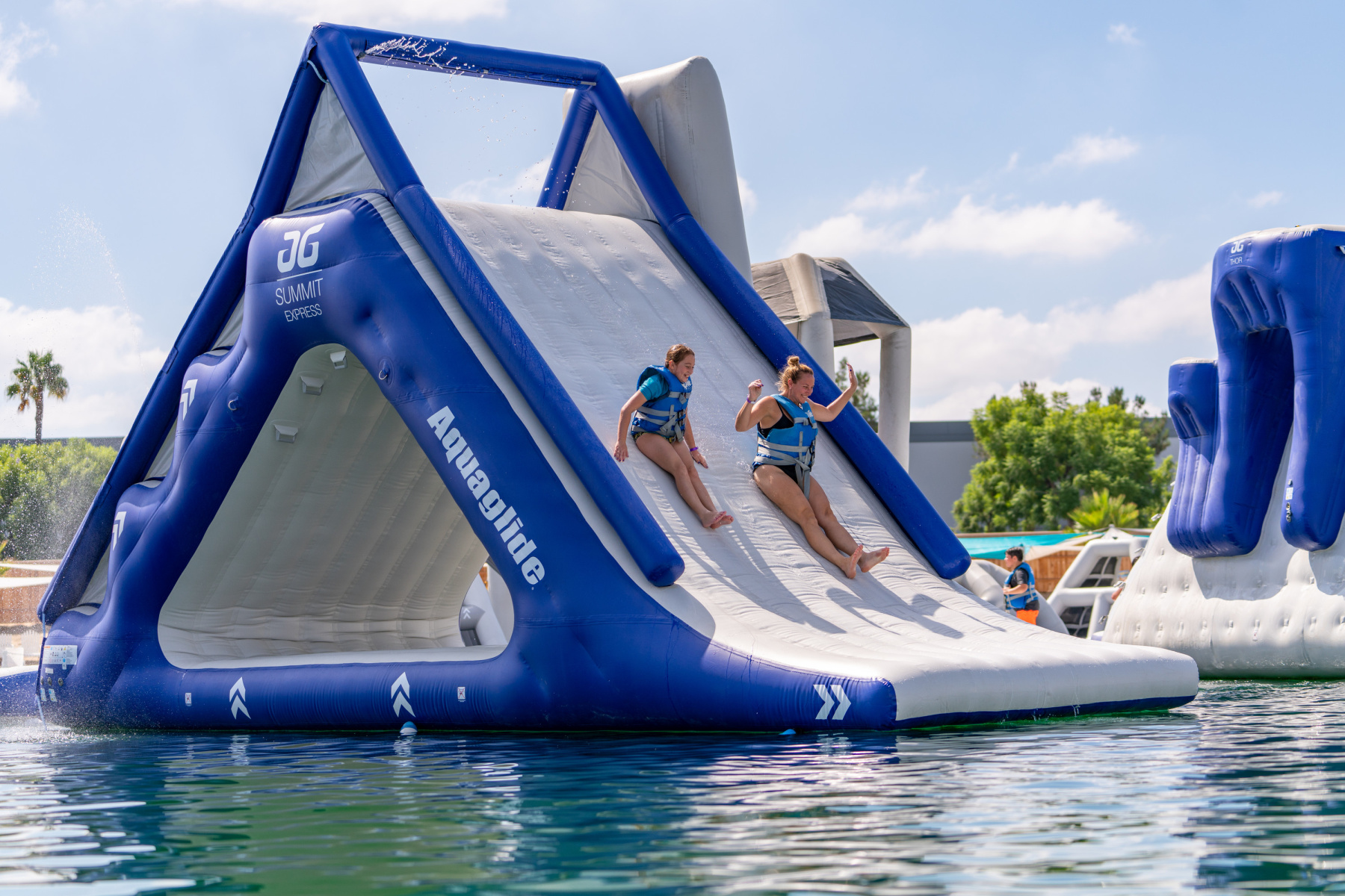 Project X Aquapark Vesipuisto Ja J ttim iset Vesiliukum et Cergyss project-x-aquapark-vesipuisto-ja-j-ttim-iset-vesiliukum-et-cergyss