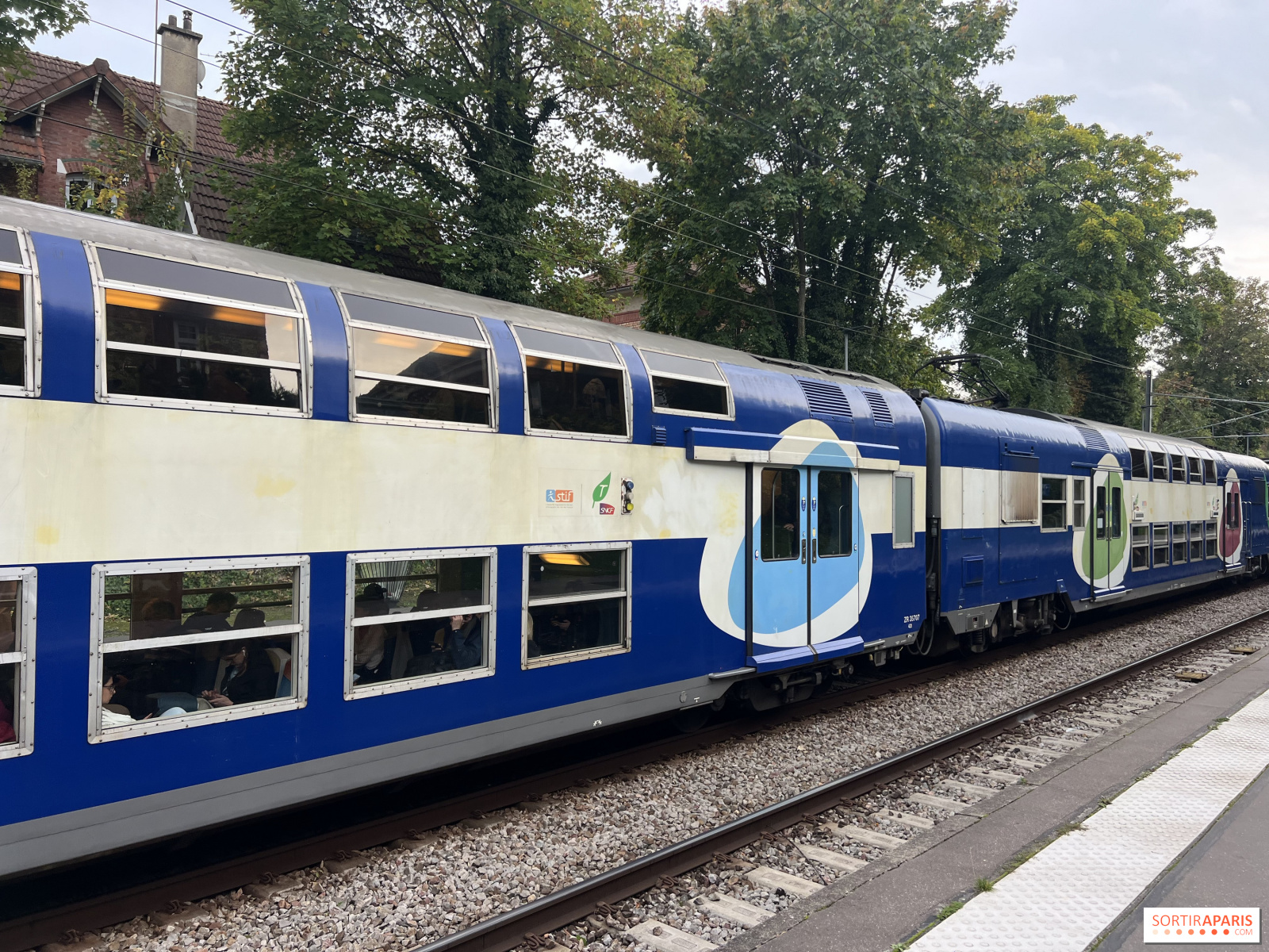해외 도시 파업 시 교통 혼잡 사례(파리)