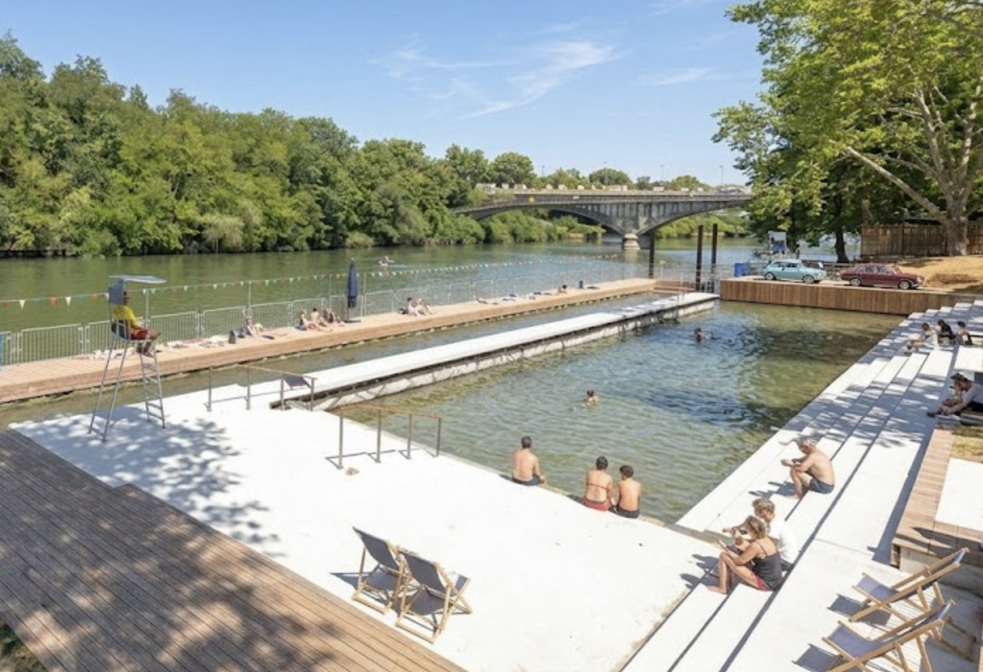 Het zwemmen in de Marne bij Maison-Alfort in Val-de-Marne staat op het punt te openen