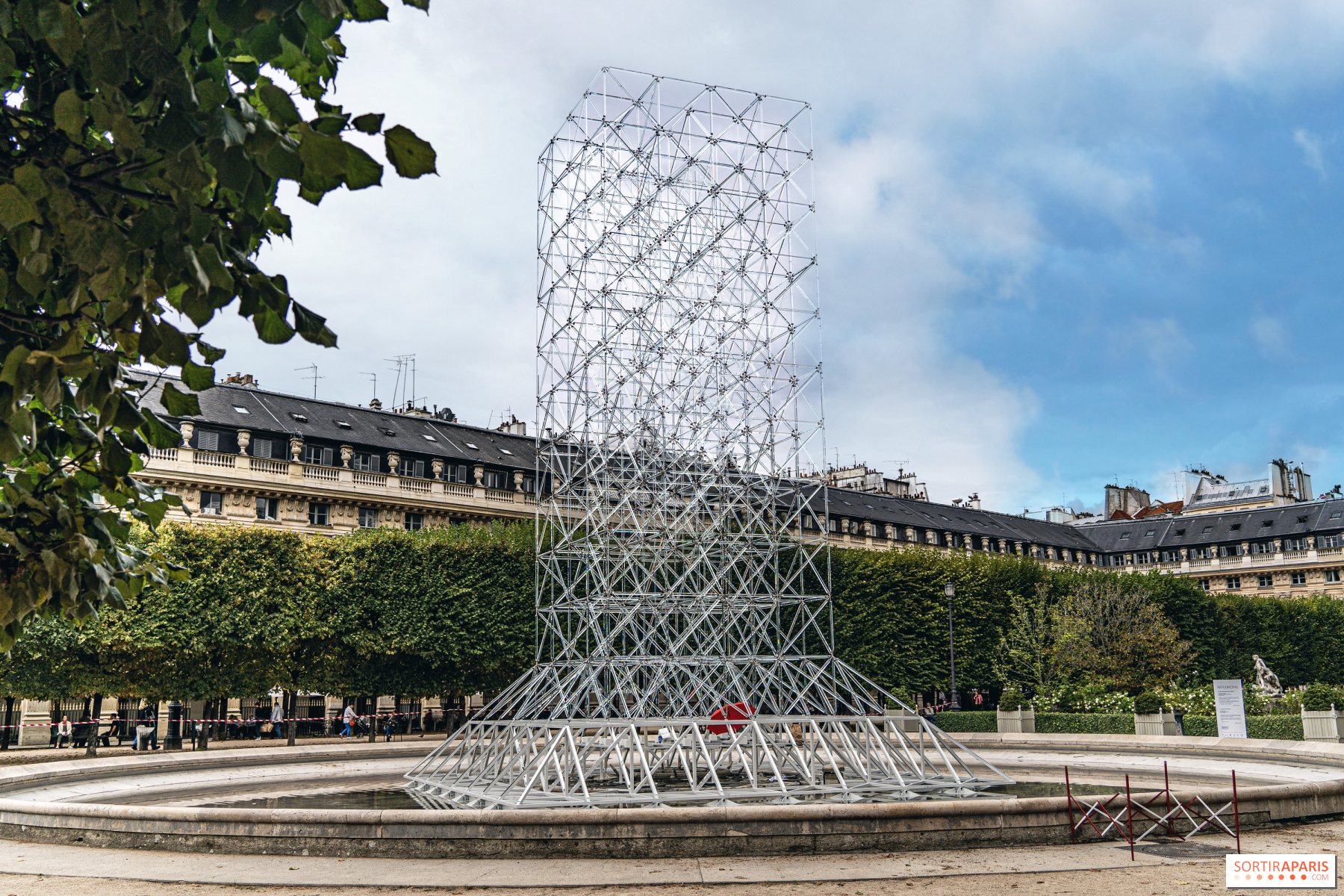 Reflections by Emmanuel Barrois, the unusual monumental