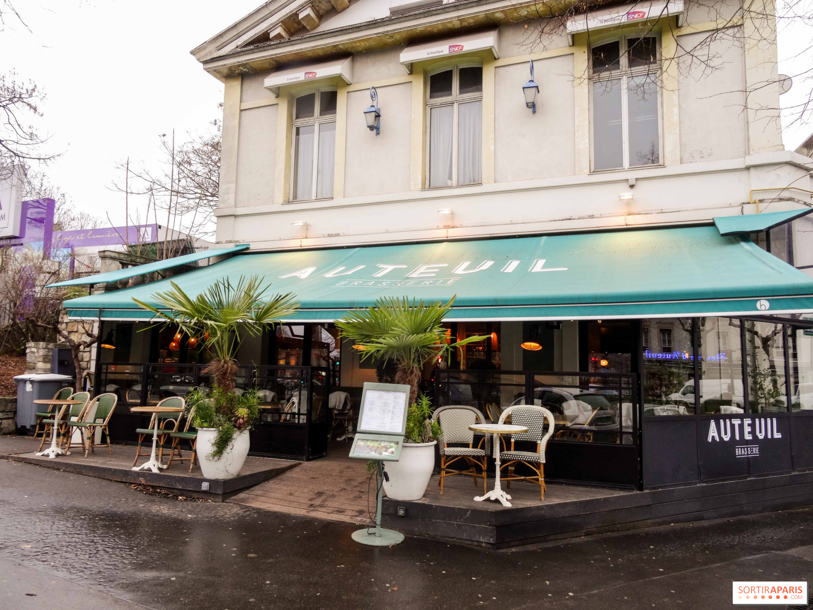 Brasserie Auteuil: закуска, зимна градина и греяно вино в 16-и район ...