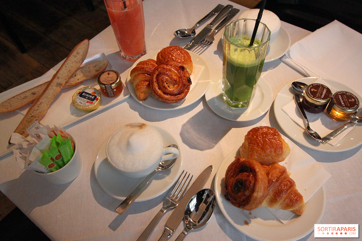 Le petit déjeuner - A simple French breakfast filled with goodness