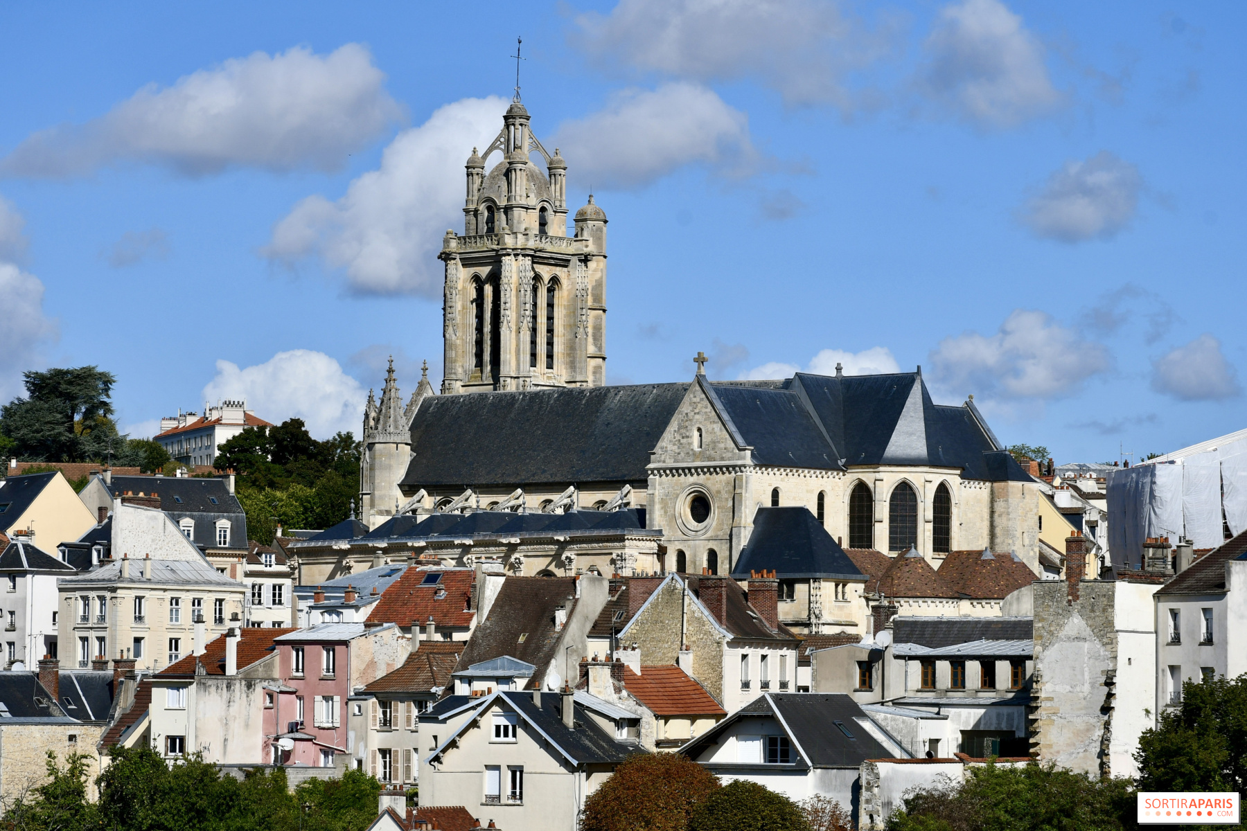 カミーユ・ピサロ、「FETE DE SEPTEMBRE, PONTOISE」 Fichier:Camille Pissarro - Fête Septembre, Pontoise - 1872