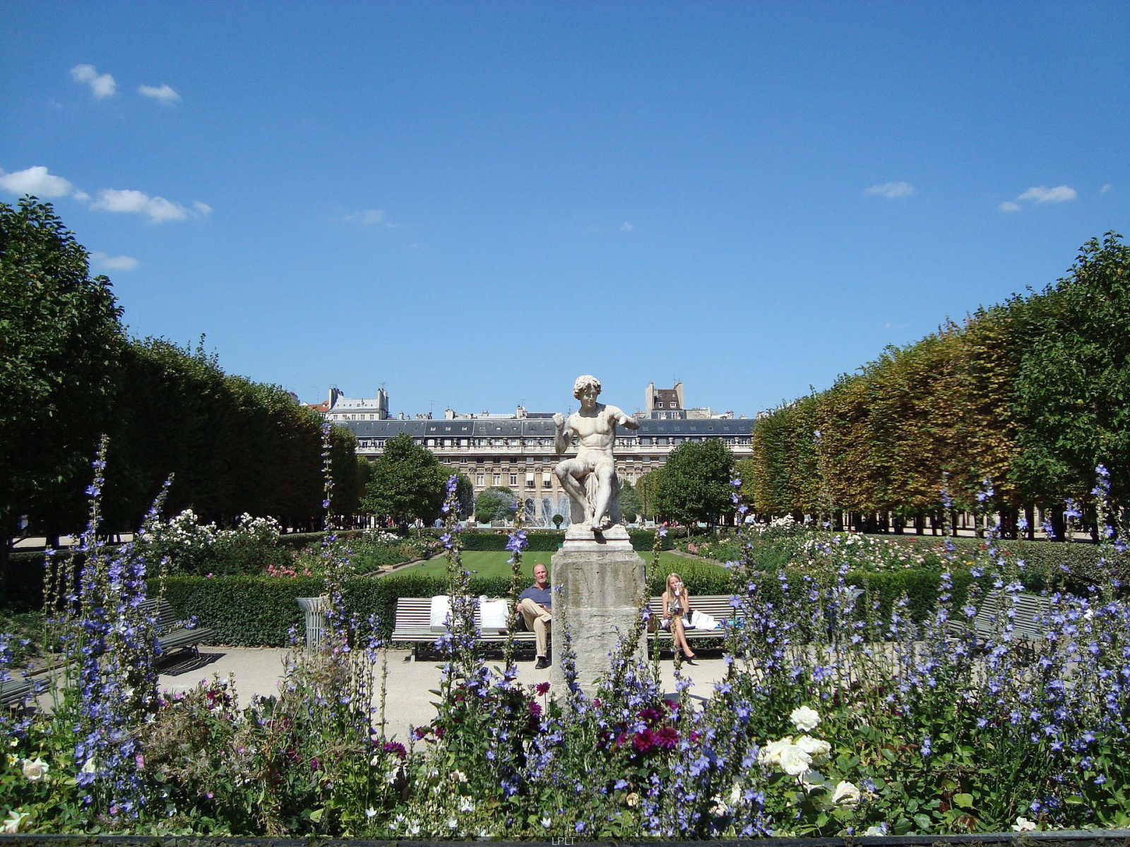 Os jardins do Palais-Royal em Paris, um dos favoritos dos parisienses 
