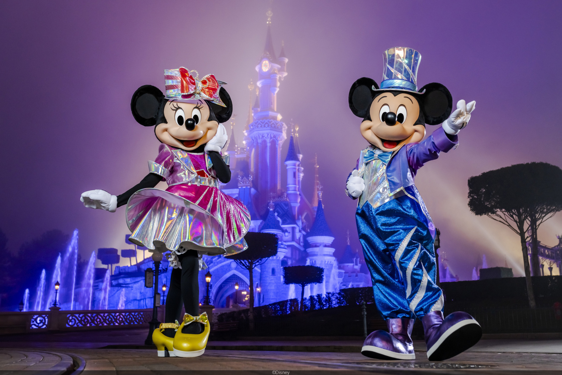Fashion Week 2022: Disneyland Paris invites itself to the Stella McCartney  show 