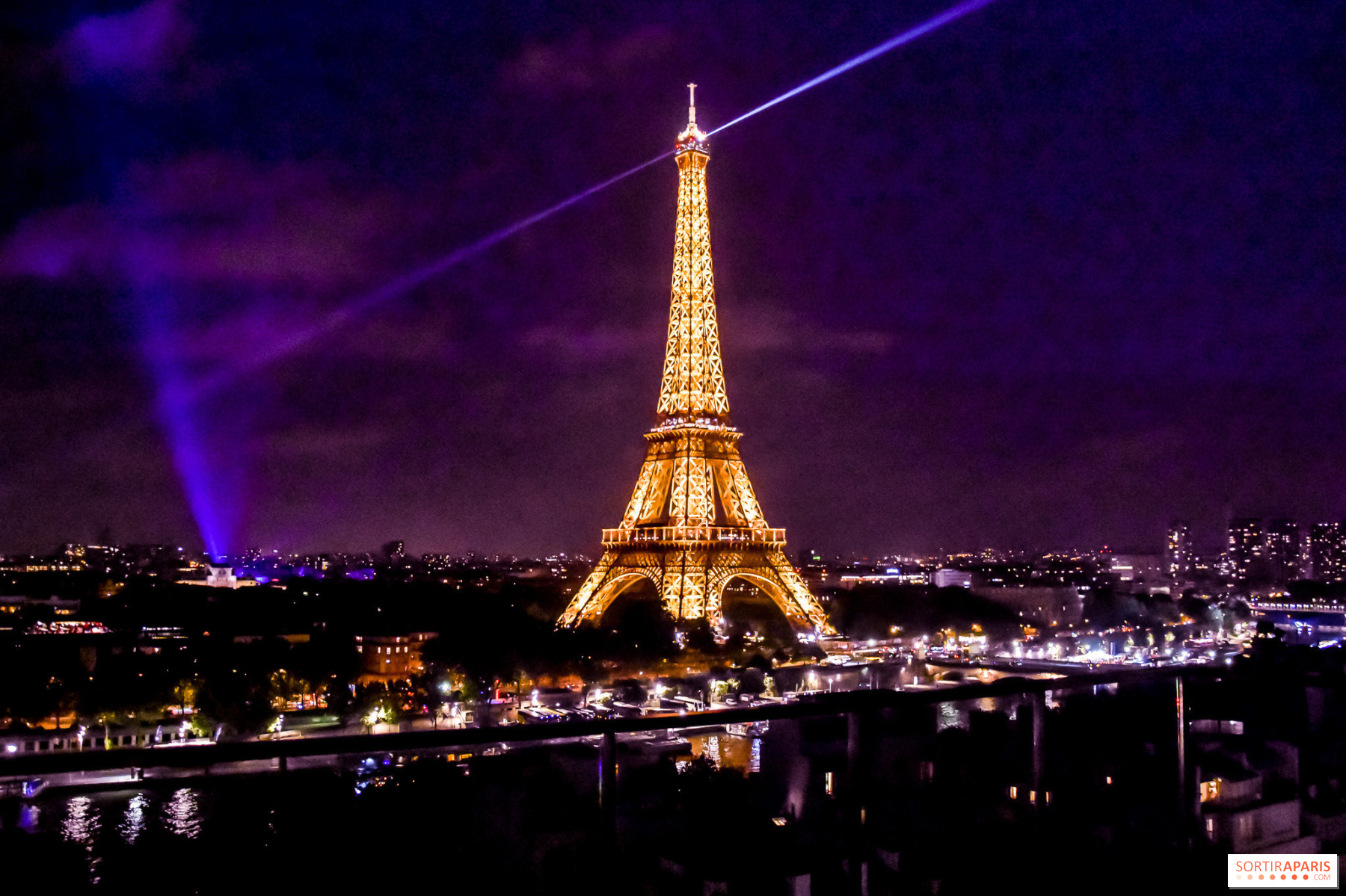 パリまたはイル・ド・フランス地方で、2023年11月19日 日曜日