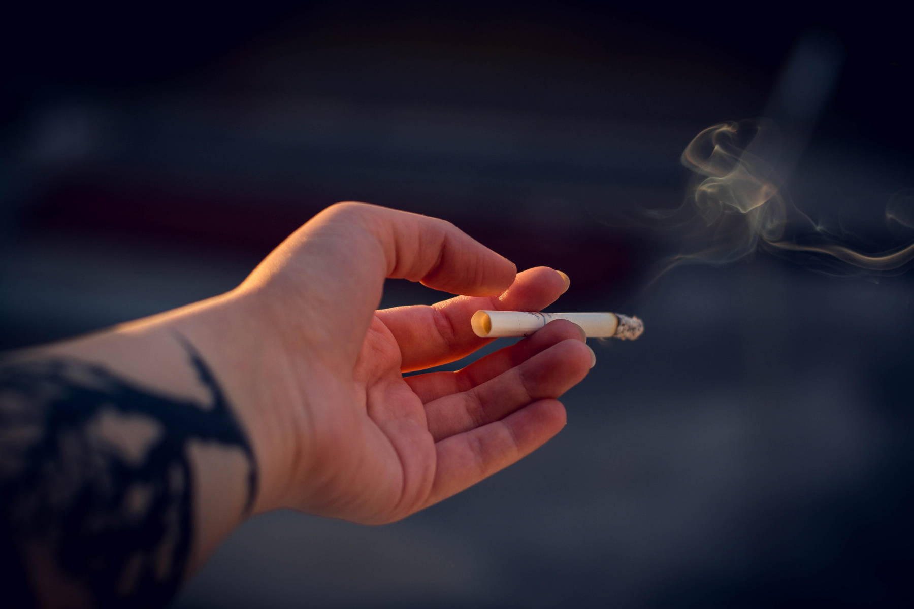 Un an de la loi anti-tabac : le point sur la consommation de cigarettes en  France 