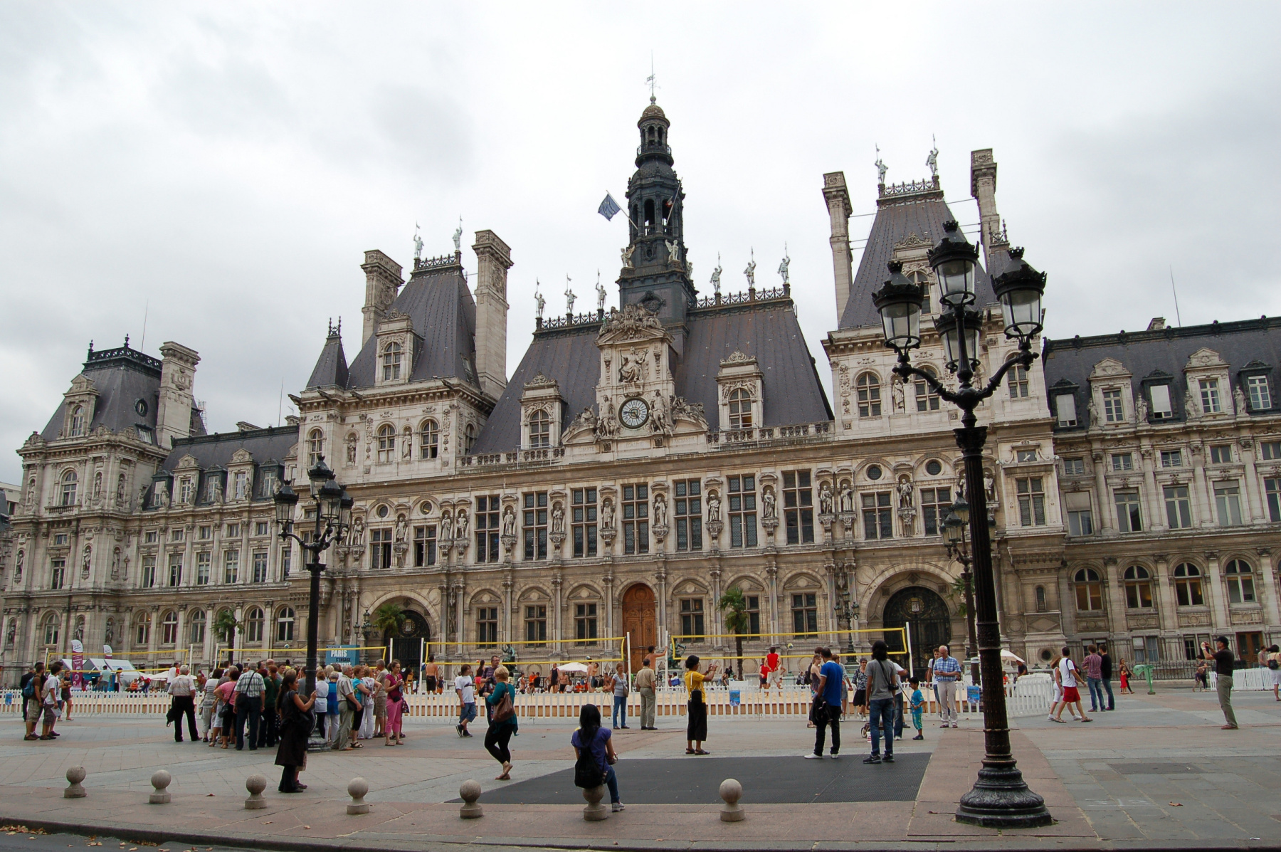 History of Place de l'Hôtel de Ville - Sortiraparis.com