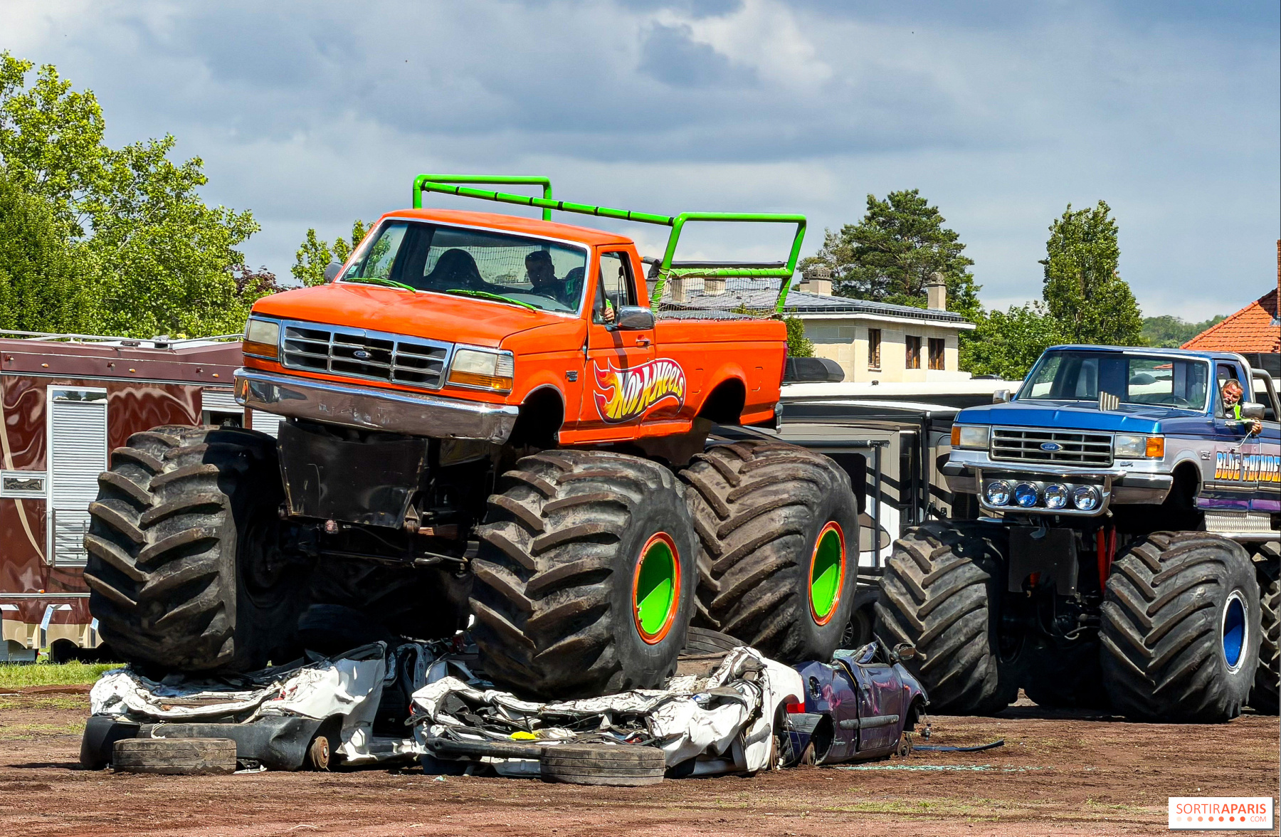 Un show de Monster Trucks, freestyle moto et Transformers débarque près de Paris - avis et photos