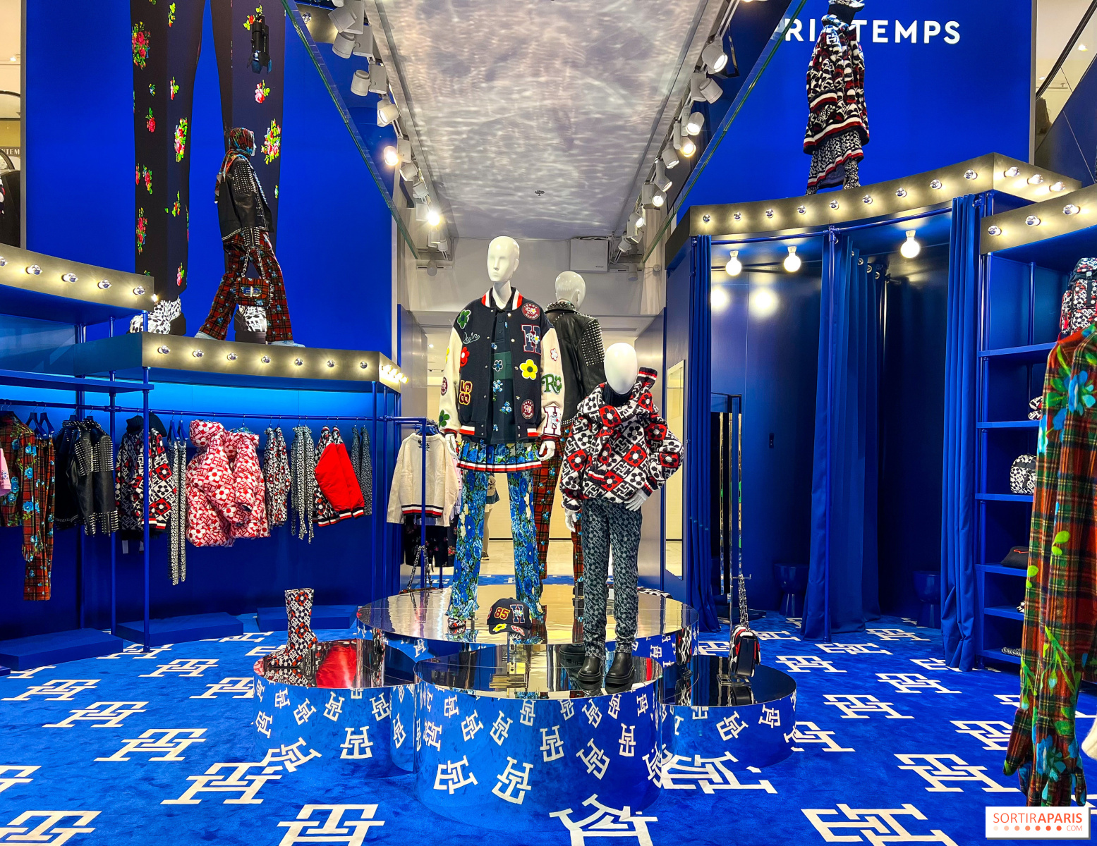 Printemps Haussmann: Tommy Hilfiger takes over the department store's  atrium for a pop-up store 