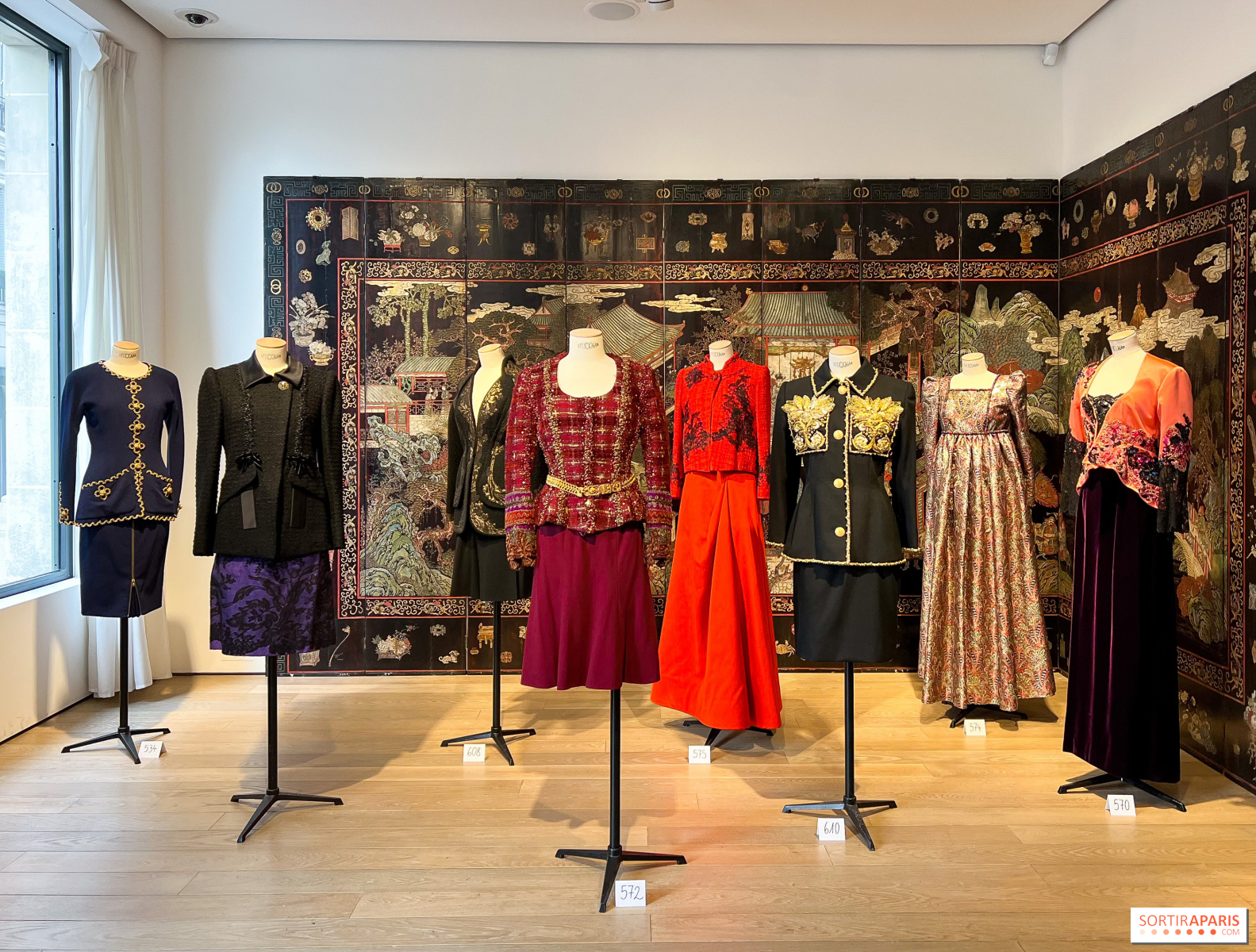 Dior Haute Couture: a Magical Fashion Exhibit in Paris