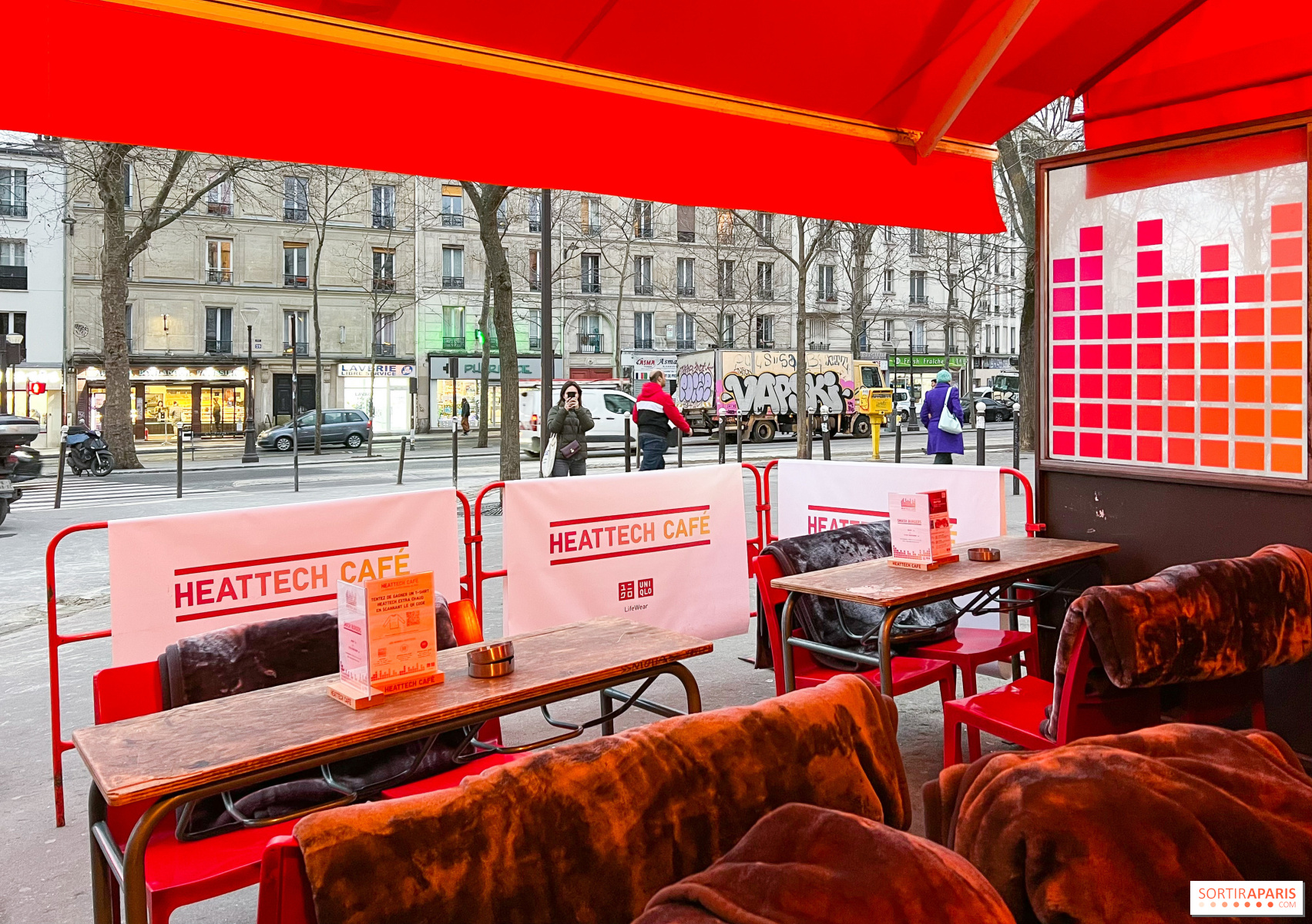 HEATTECH CAFÉ: a terrace that keeps you warm, designed by UNIQLO, at Café  Chéri(e) in Paris 