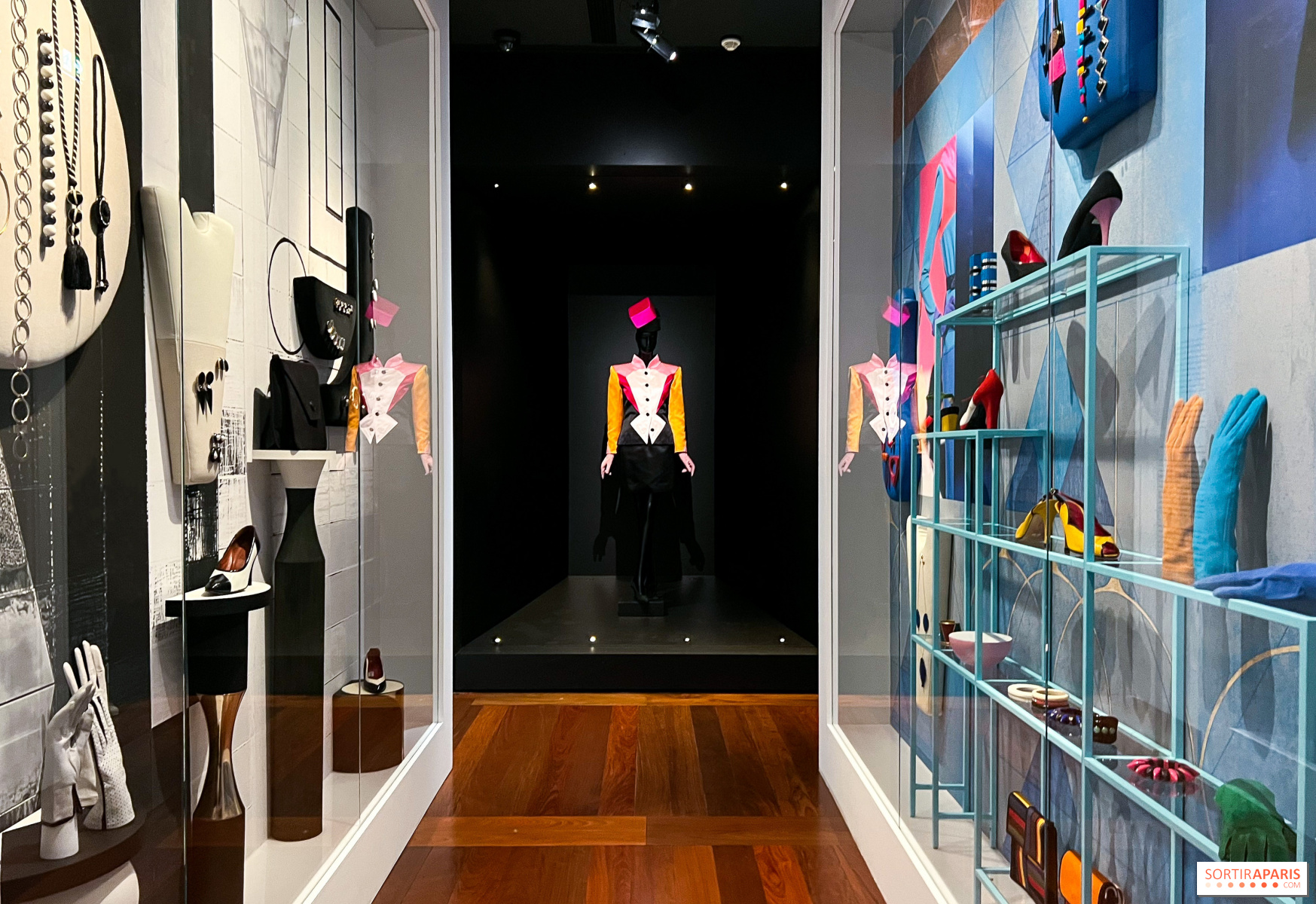 Formes, the new curvaceous exhibition at the Musée Yves Saint Laurent Paris  