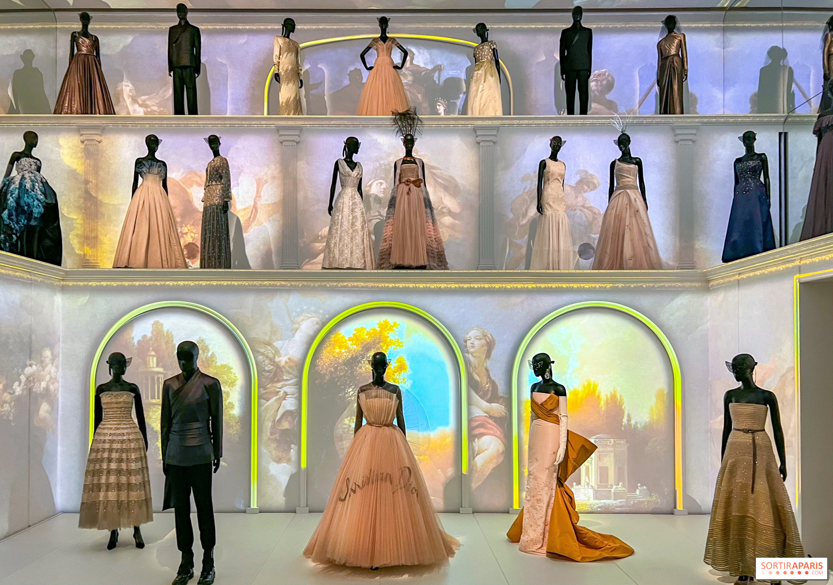 A Galeria Dior: uma exposição sublime no endereço histórico da casa de moda  