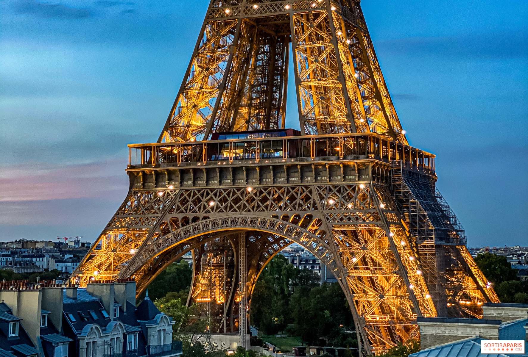 Où fêter le réveillon du Nouvel An 2024 à Paris ? Florilège de lieux où  l'ambiance promet d'être folle - Grazia