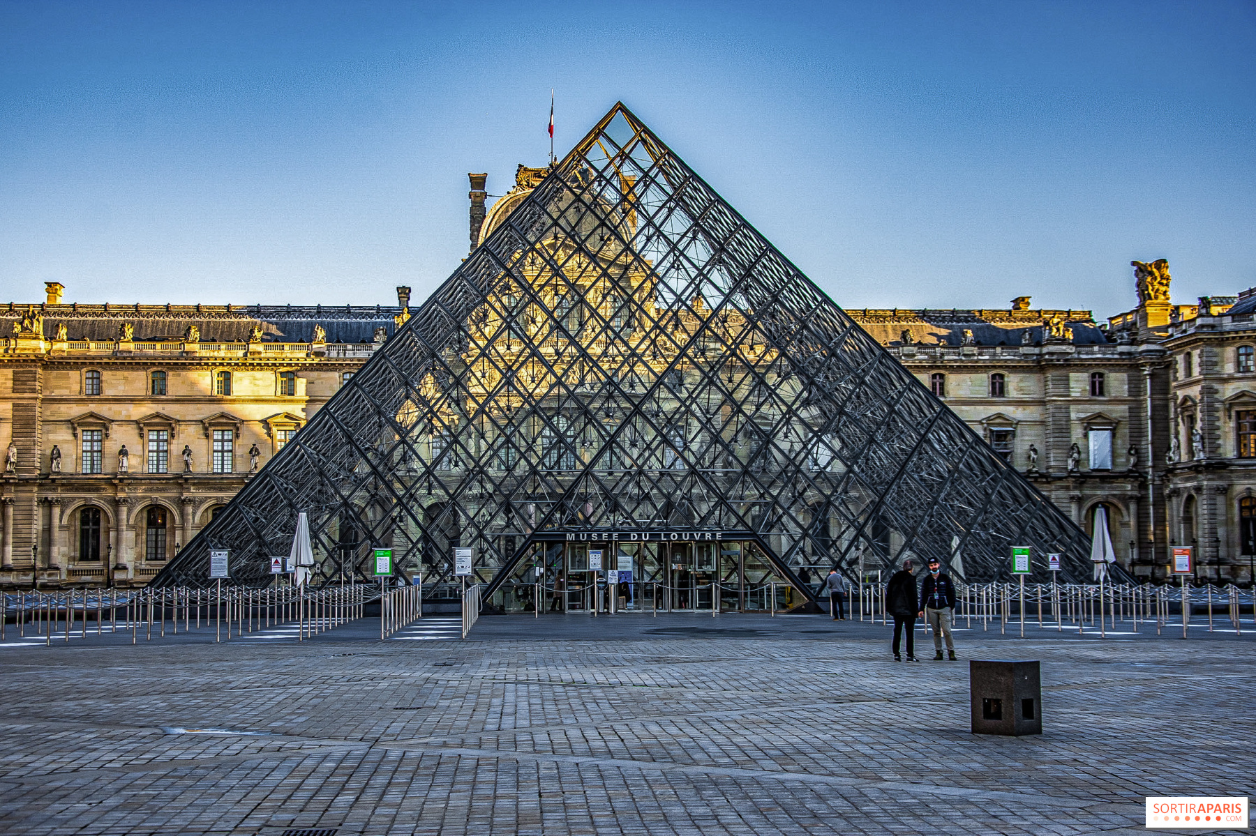 Did you know? Why is the Palais Royal - Musée du Louvre metro so