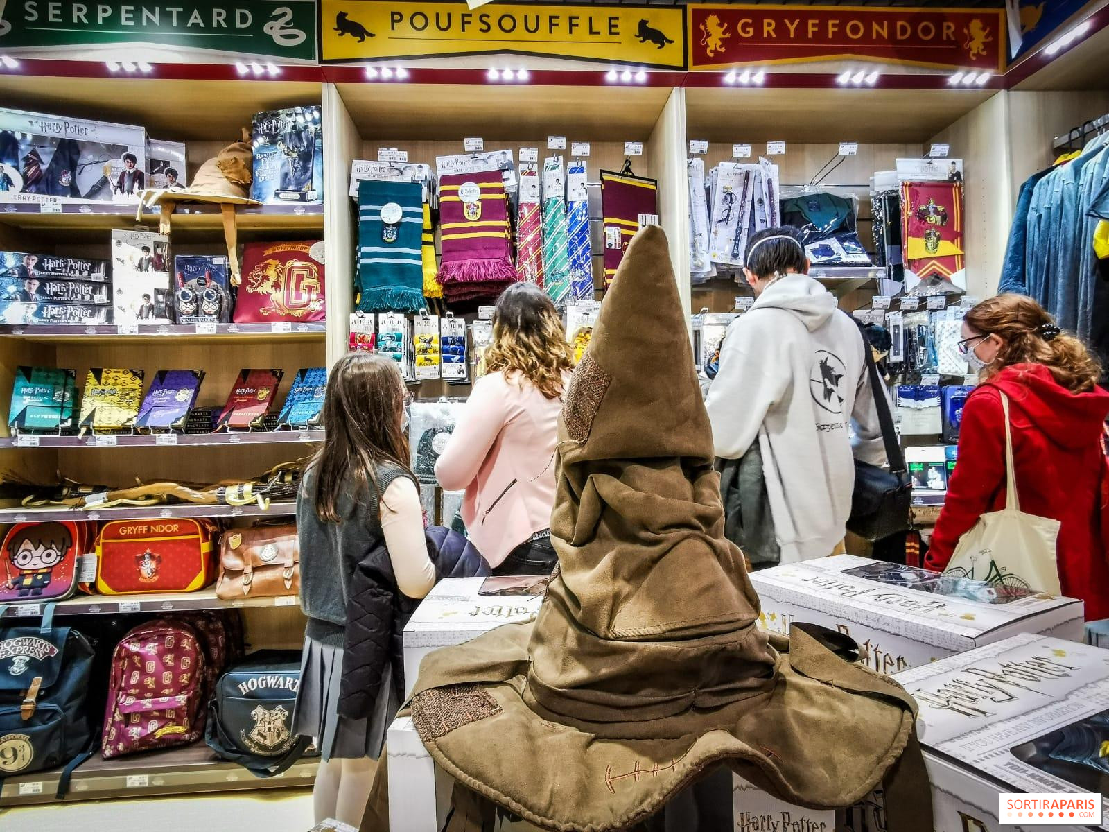 tono A pie promesa Harry Potter's Wizarding World store is back - Sortiraparis.com