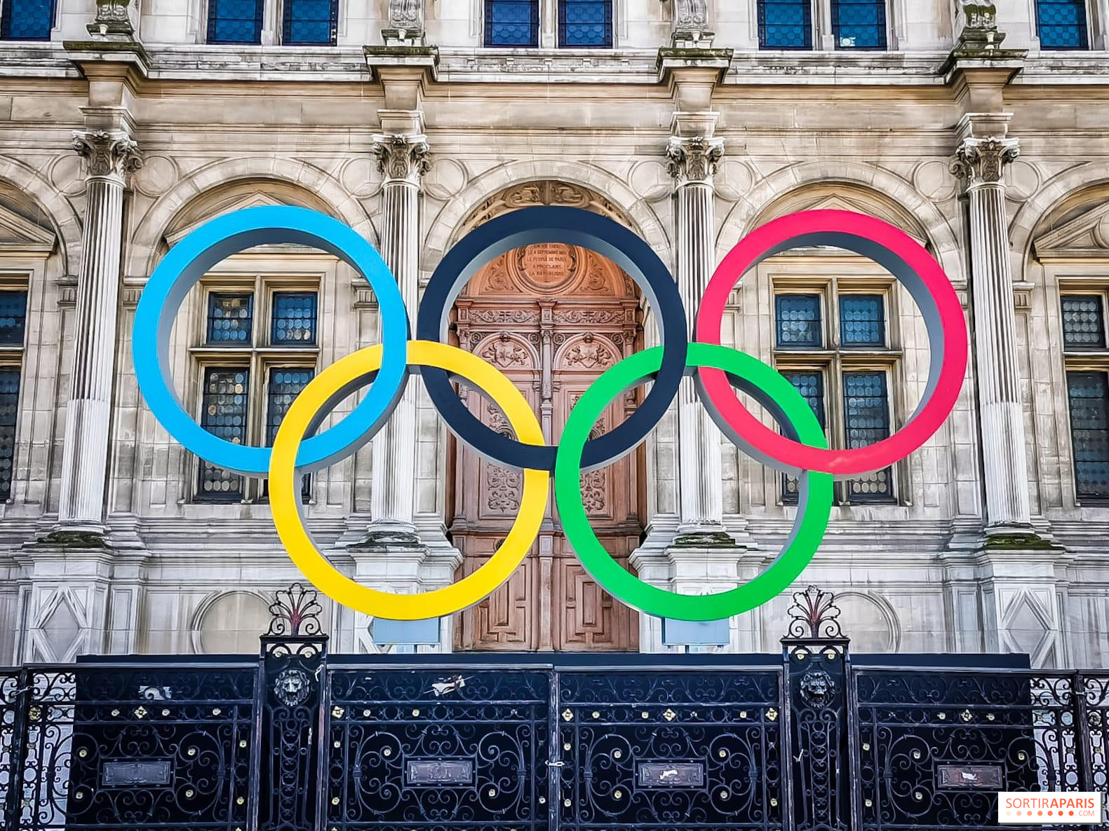 Jeux de Paris 2024 : pourquoi le groupe LVMH devient partenaire premium des  JO - Le Parisien