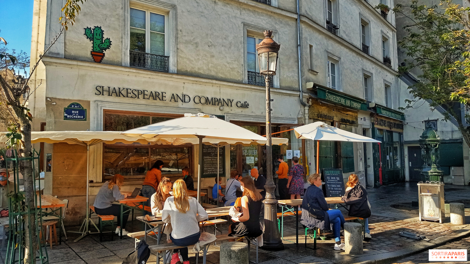 Shakespeare and Company English Bookstore & Café, Paris