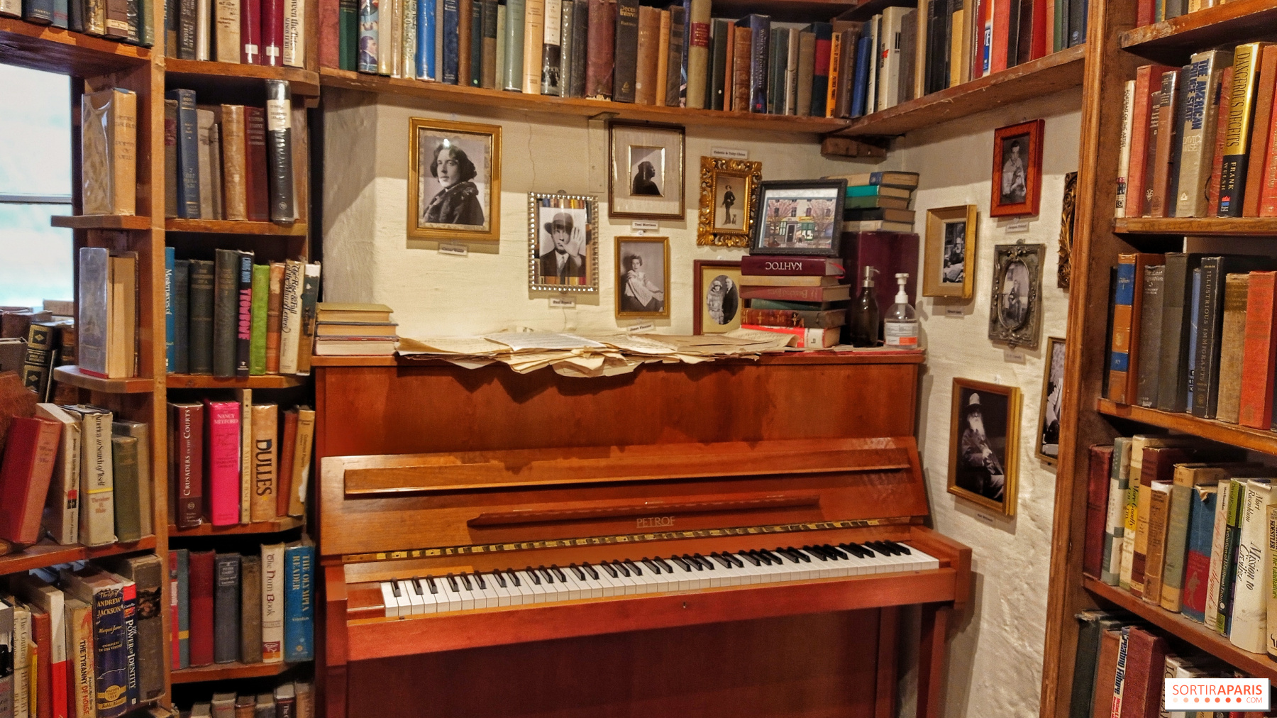 Shakespeare and Company Café - lafoodsitter