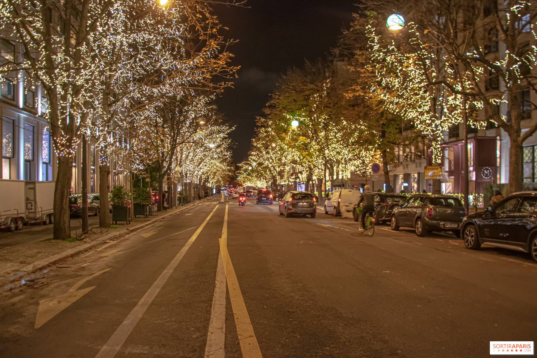 Avenue Montaigne Christmas lights 2022, Christmas Montaigne