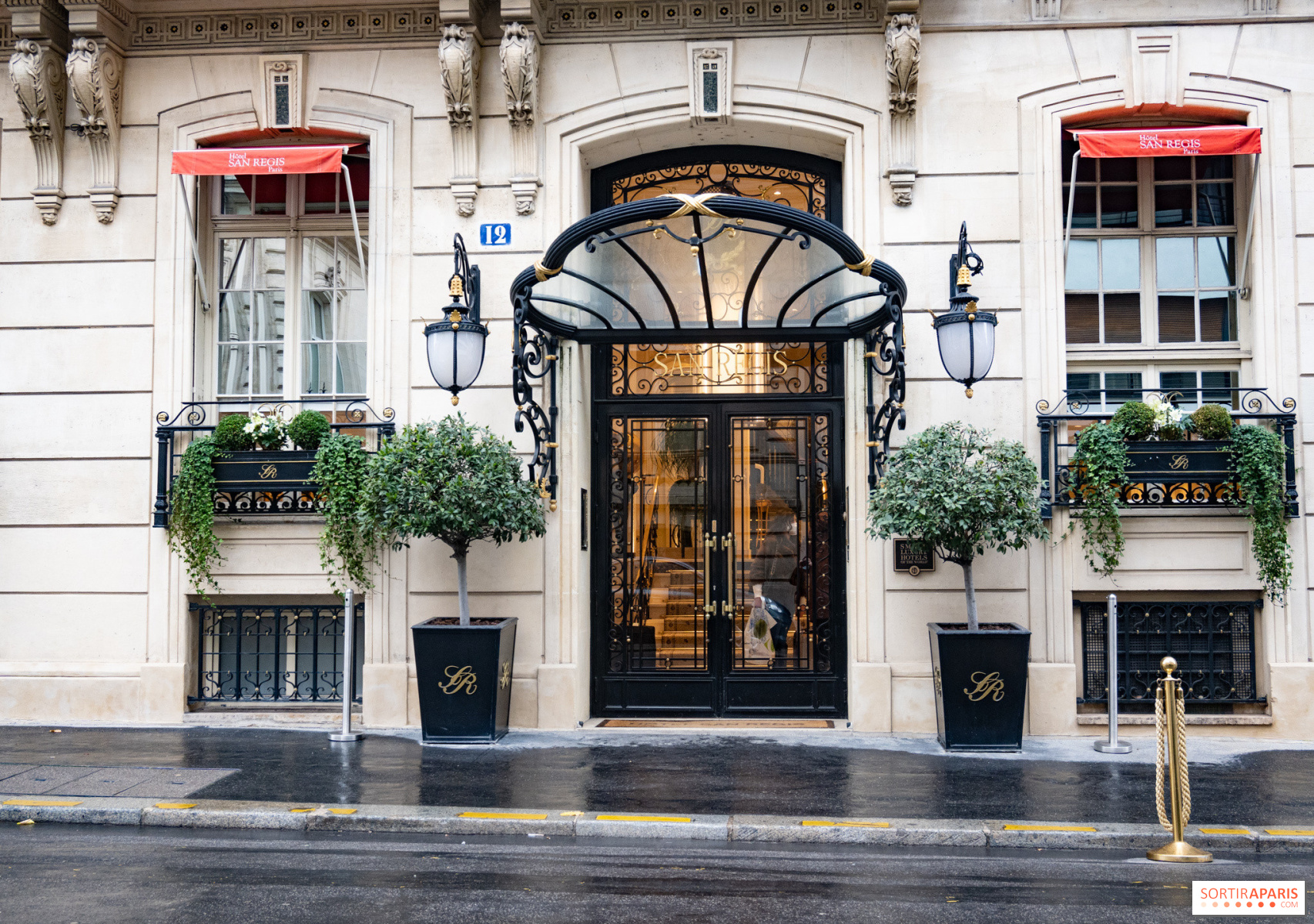 Hotel Montaigne Paris - Paris - Hotel WebSite